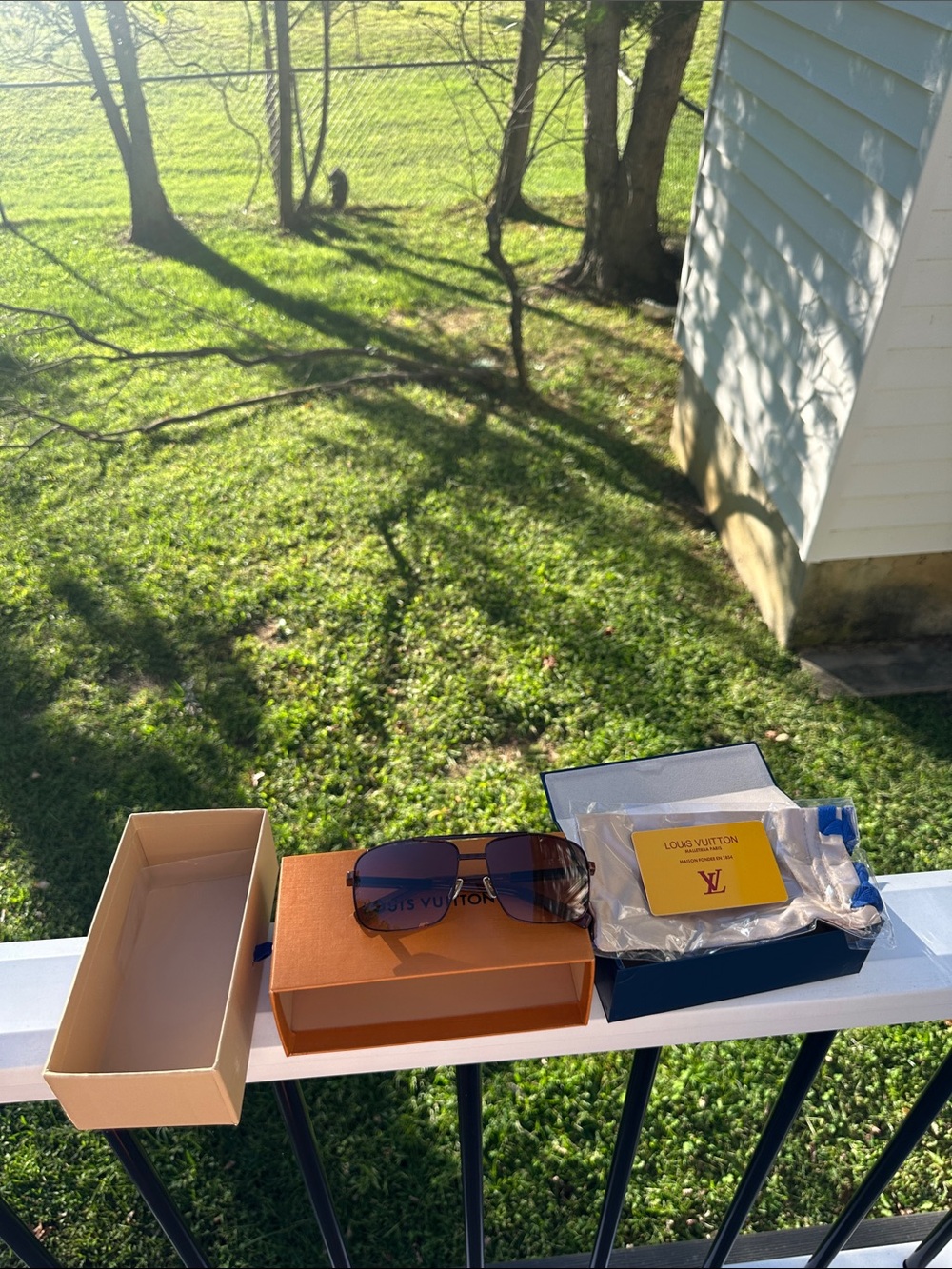 Louis Vuitton Z0259U Attitude Sunglasses - Picture 3 of 15